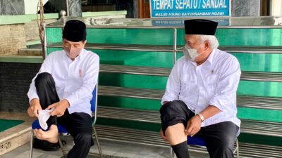 Tiba di Ngawi, Presiden Tunaikan Salat Jumat Berjemaah