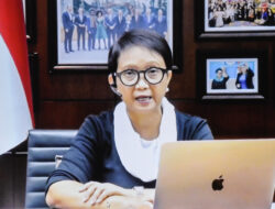 Cegah Varian Omicron, Menlu Imbau WNI Tak Bepergian ke Luar Negeri