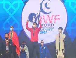 Lifter Indonesia Raih Dua Emas pada Kejuaraan Dunia Angkat Besi di Uzbekistan