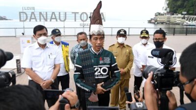 Presiden Jokowi Tinjau Penataan Kawasan Pantai Bebas Parapat