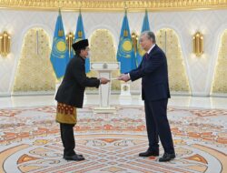 Dubes Fadjroel Rachman Serahkan Surat Kepercayaan kepada Presiden Republik Kazakhstan