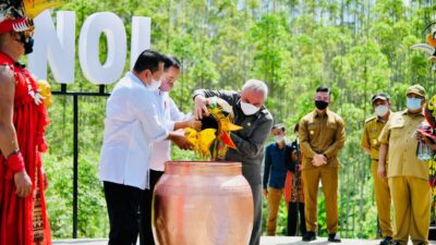 Tiba di Titik Nol Kilometer IKN, Presiden Satukan Tanah dan Air Nusantara