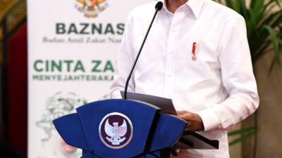Presiden Jokowi Serahkan Zakat kepada Baznas