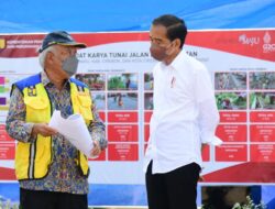 Presiden Joko Widodo Tinjau Program Padat Karya di Kota Cirebon