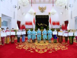 Ibu Iriana Jokowi Berikan Penghargaan bagi Perempuan Indonesia se-Tanah Air