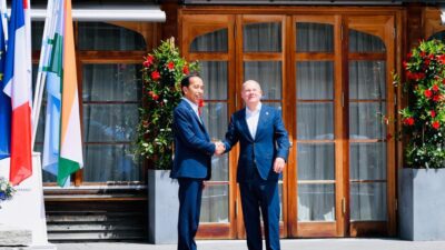 Hadiri KTT G7, Presiden Jokowi Disambut Kanselir Jerman