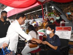 Kunjungi Pasar Peterongan, Presiden Bagikan Bansos dan Tinjau Harga Kebutuhan Pokok