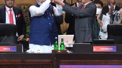Presiden Jokowi Serahkan Presidensi G20 kepada PM India