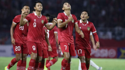 Minta PSSI Persiapkan Timnas dengan Baik, Bung Towel: Jangan Terganggu Isu-Isu Konflik