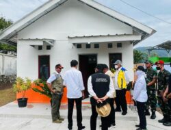 Presiden Jokowi Tinjau Rumah Contoh Tahan Gempa di Cianjur