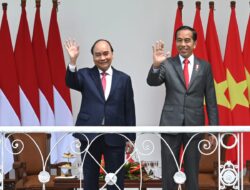 Presiden Jokowi Sambut Kunjungan Kenegaraan Presiden Nguyễn Xuân Phúc di Istana Bogor