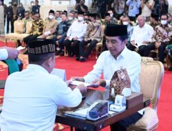 Presiden Jokowi Imbau Umat Islam di Tanah Air Serahkan Zakat ke Baznas