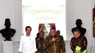 Presiden Jokowi Terima Pansel Pemilihan Calon Anggota Dewan Komisioner OJK