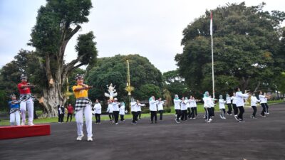 Hari Kedua di Bali, Ibu Iriana Awali Hari dengan Olahraga Bersama