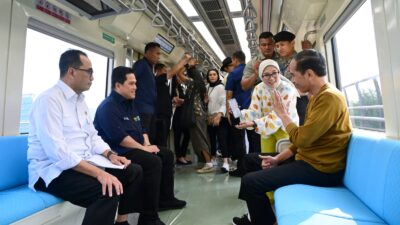 Presiden Jokowi Jajal LRT Jabodebek