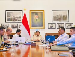 Presiden Prabowo Pimpin Rapat Terbatas Pembentukan Tanggul Laut di Pulau Jawa