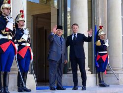 Presiden Prabowo Disambut Pasukan Kehormatan di Istana Élysée, Perkuat Hubungan Indonesia–Prancis