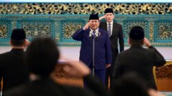 Presiden Prabowo Lantik Hanif Faisol Nurofiq, Mohammad Jumhur Hidayat, dan Hasan Nasbi